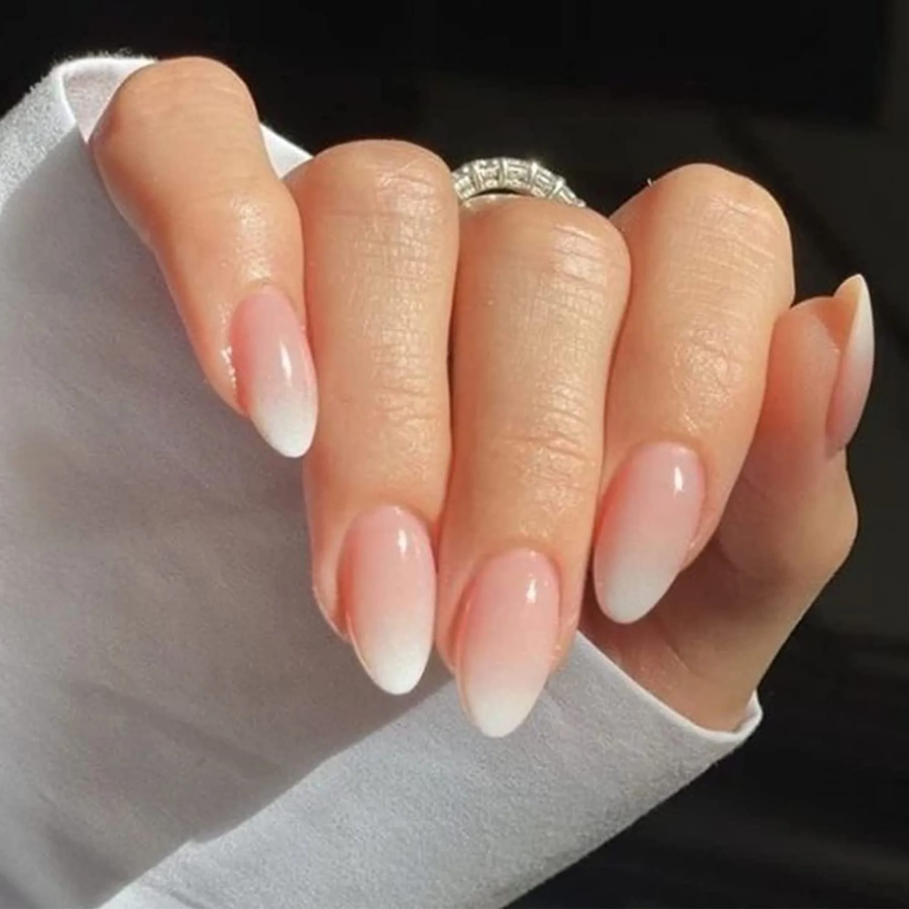 Almond Nails Oval Shape