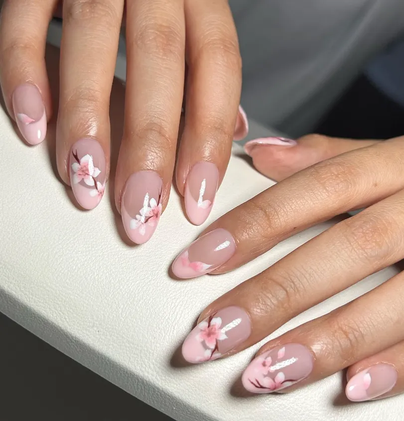 Almond Nails Oval Shape