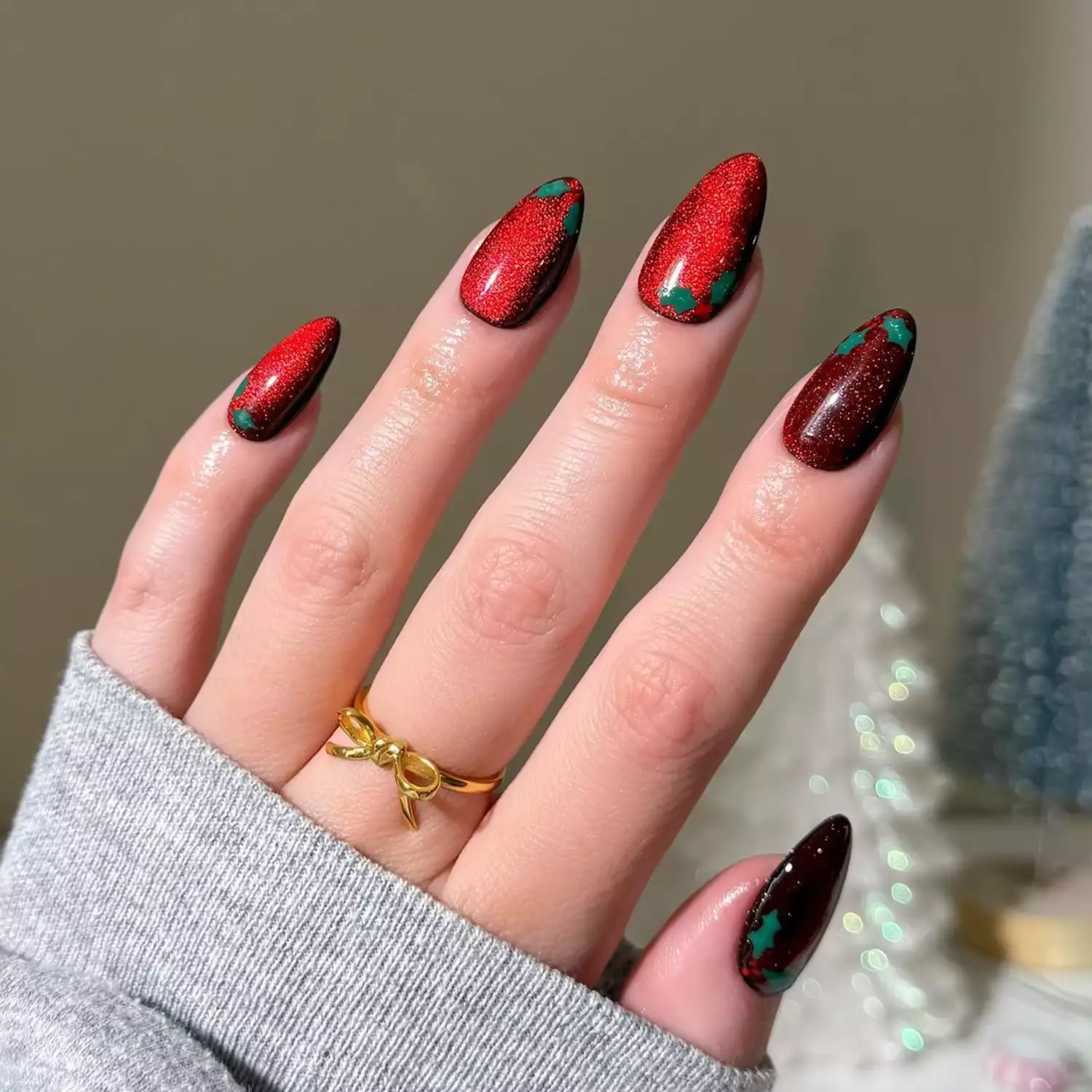 Velvet and Cat Eye Nails