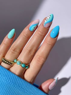 Beachy Waves Nails