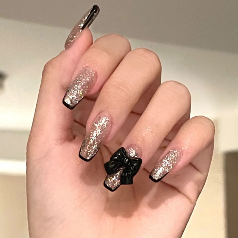 Glitter Accent Nails