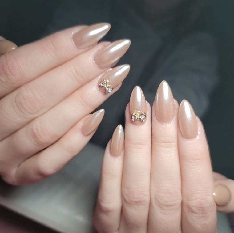 Glitter Accent Nails