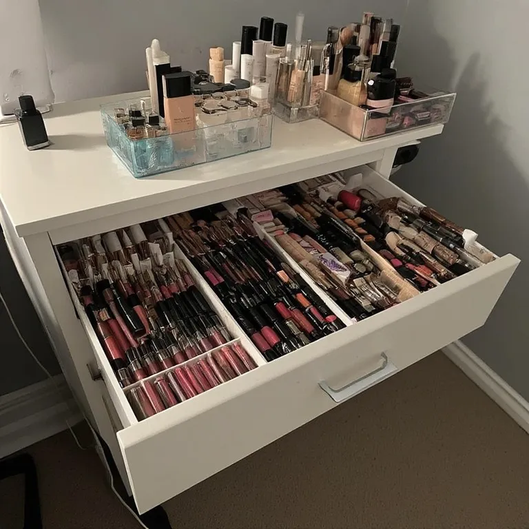 Cute and Cozy Makeup Vanity