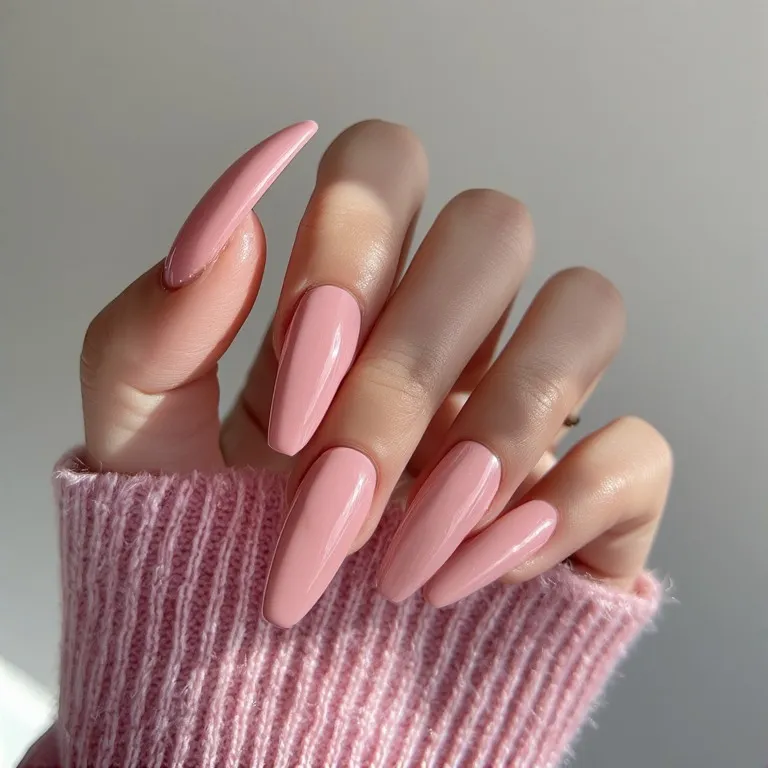Minimalist Spring Nails Coffin